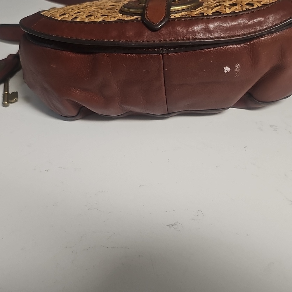 Fossil Vintage Reissue Woven Wicker and Leather Crossbody Saddle Bag. - Picture 6 of 8